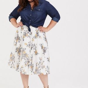 Torrid white floral skirt